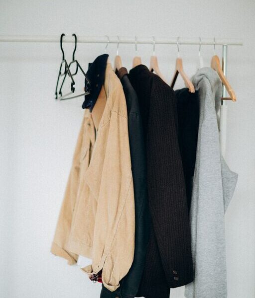 How to Build a Basic Capsule Wardrobe for Every Season