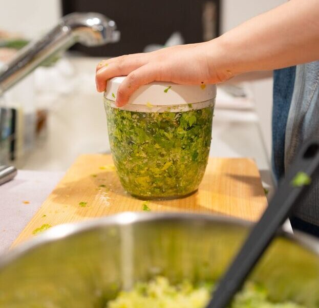 Essential Tools for a Small Kitchen: Maximize Space and Efficiency